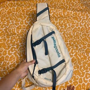 Patagonia 8L Atom Sling